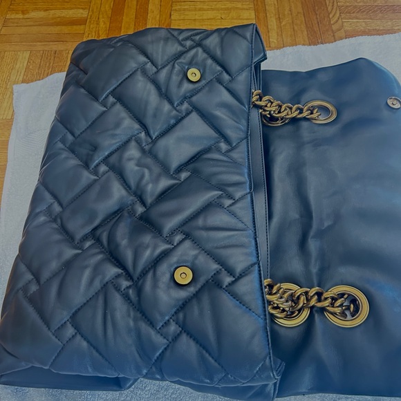 Kurt Geiger Black Quilted XXL Kensington Bag - Picture 7 of 8